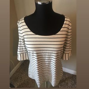 Striped t . Ecru and Black